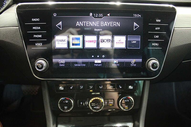 SKODA Superb Combi Style 2.0l TDI Auto. /NAVI/ACC/AHK