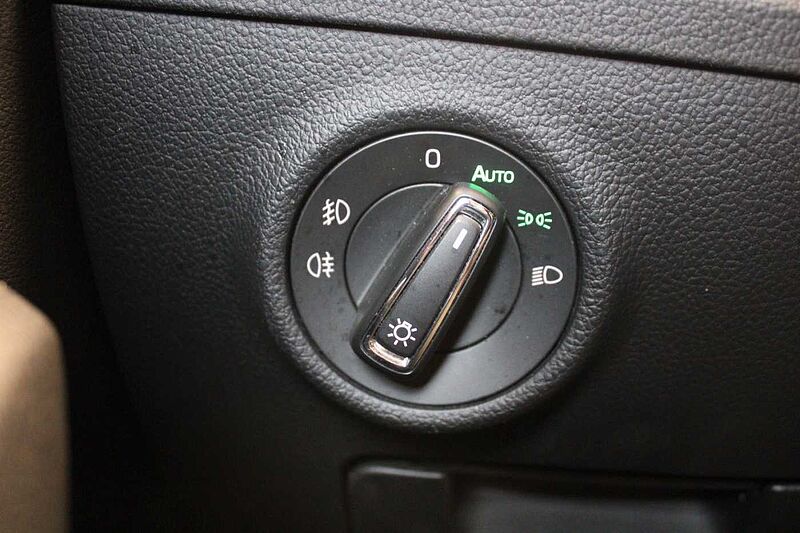 SKODA Superb Combi Style 2.0l TDI Auto. /NAVI/ACC/AHK
