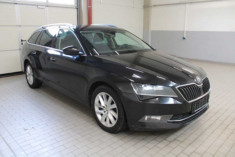 SKODA Superb Combi Style 2.0l TDI Auto. /NAVI/ACC/AHK