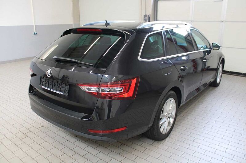 SKODA Superb Combi Style 2.0l TDI Auto. /NAVI/ACC/AHK