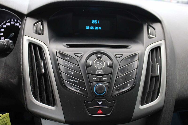Ford Focus Turnier Trend 1.6l TDCI/AHK/KLIMA/RADIO