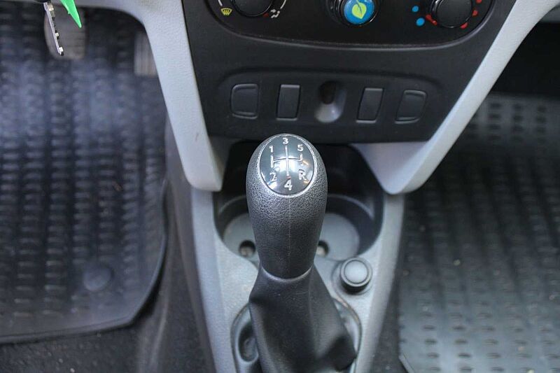Dacia Logan MCV II Kombi Essentiel 1.2l / Radio /